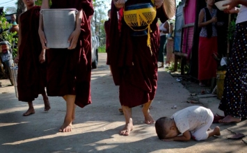 Đất nước Phật giáo nào hào phóng nhất thế giới?